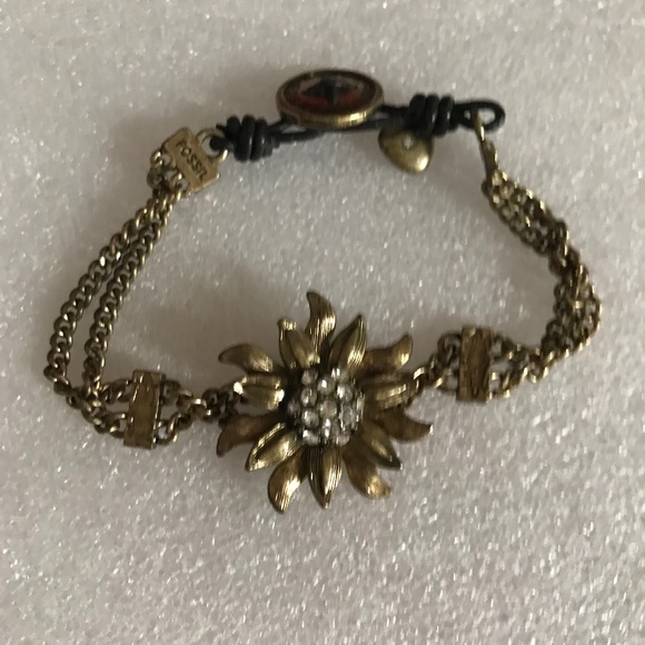 Fossil Toggle Bracelet Flower Charm - Picture 1 of 7